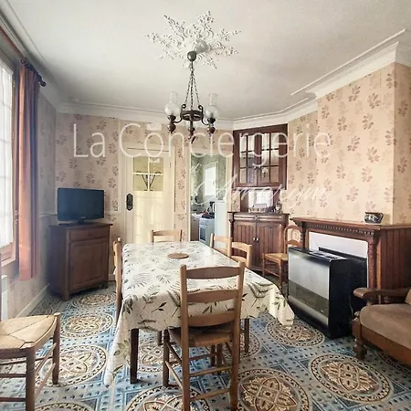 Le Clos Des Roses Eu (Seine-Maritime)